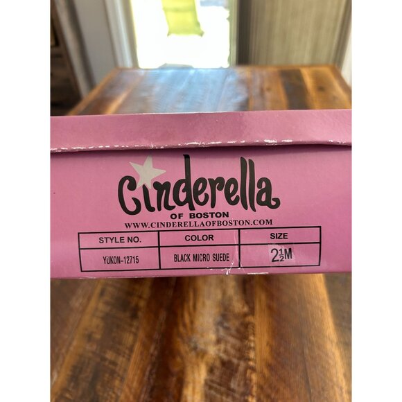 Cinderella Of Boston Black Micro Suede Fur-Lined Boots Size 2.5M - Picture 3 of 12